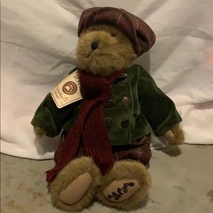 Boyd’s bear. Retired. Collectible
